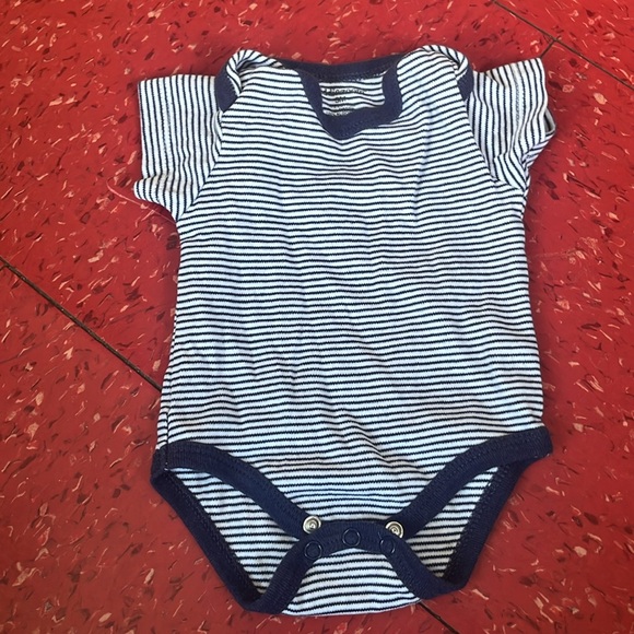 Lot of 0-3 month clothes - Picture 8 of 16